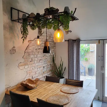 Canal View בית נופש אלקמאר