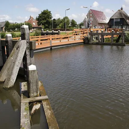 בית נופש Canal View אלקמאר