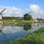 Canal View Vakantiehuis Alkmaar
