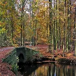 Canal View Vakantiehuis *