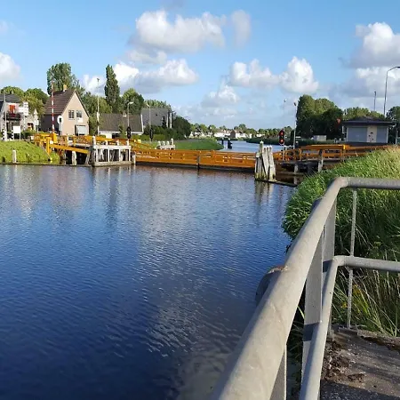 Canal View Vakantiehuis Alkmaar